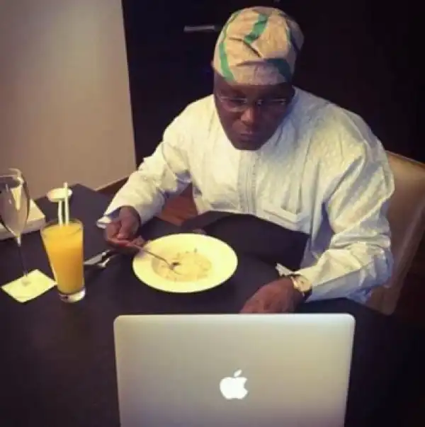 See Rare Photo Of Atiku With His Macbook Laptop